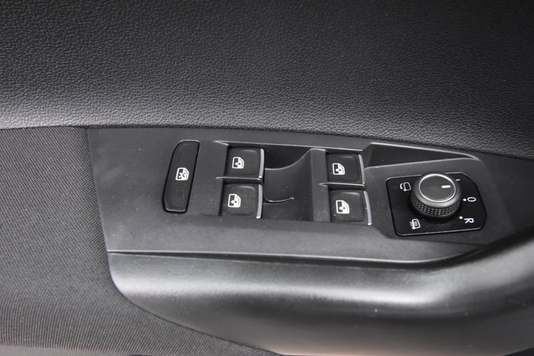 Vehicle Image 26