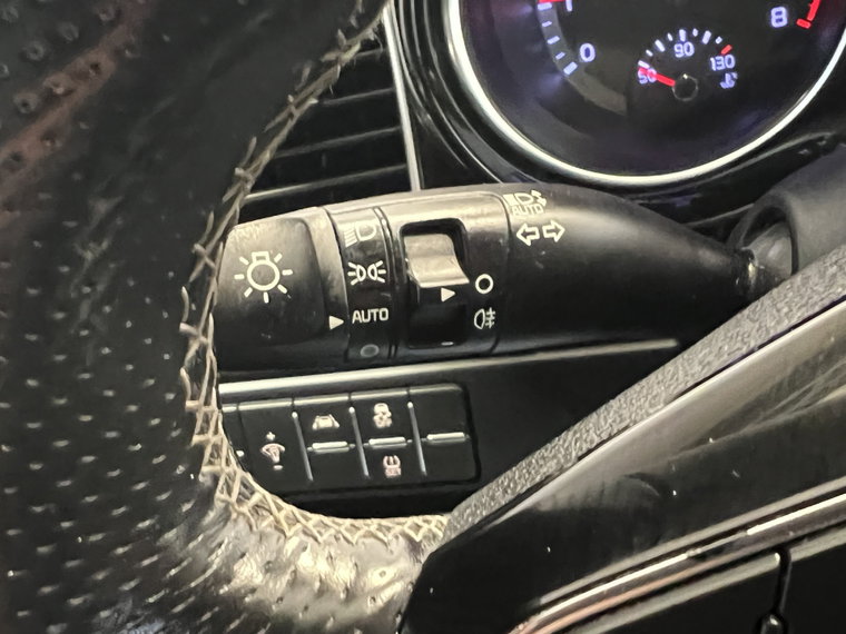 Vehicle Image 28