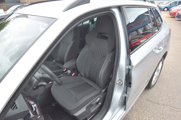 Vehicle Image 25