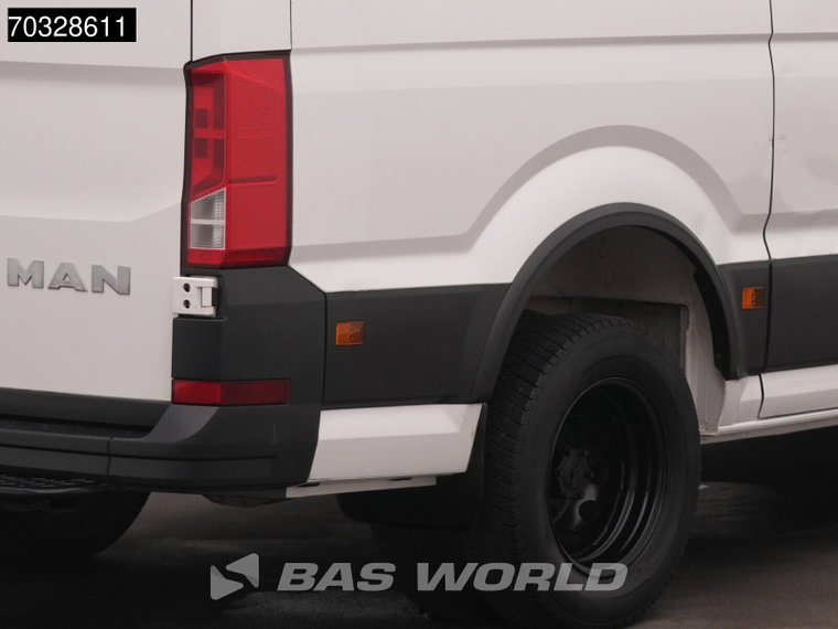 Vehicle Image 33
