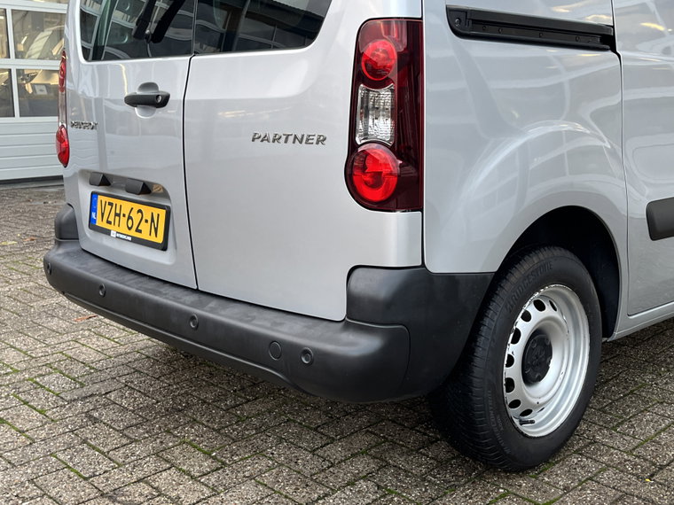 Vehicle Image 24