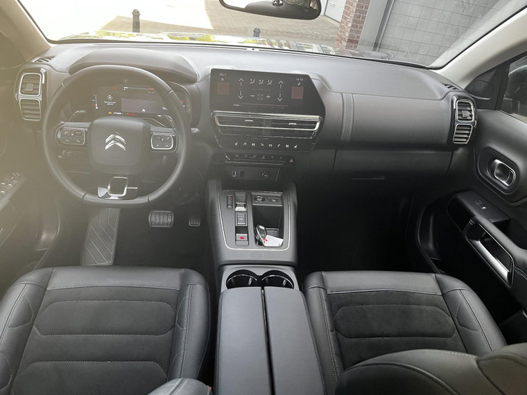 Vehicle Image 10