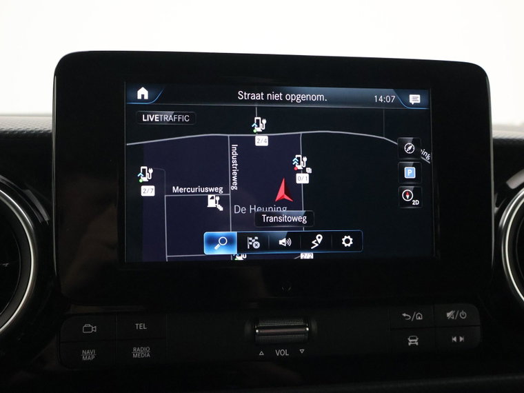 Vehicle Image 38