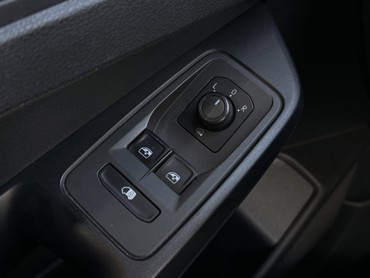 Vehicle Image 29