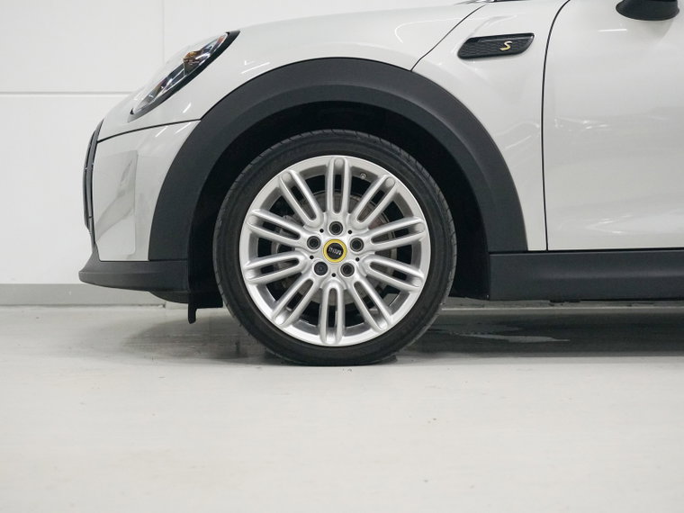 Vehicle Image 33
