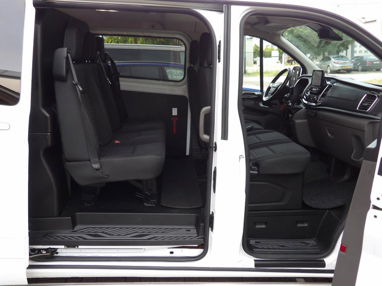 Vehicle Image 13