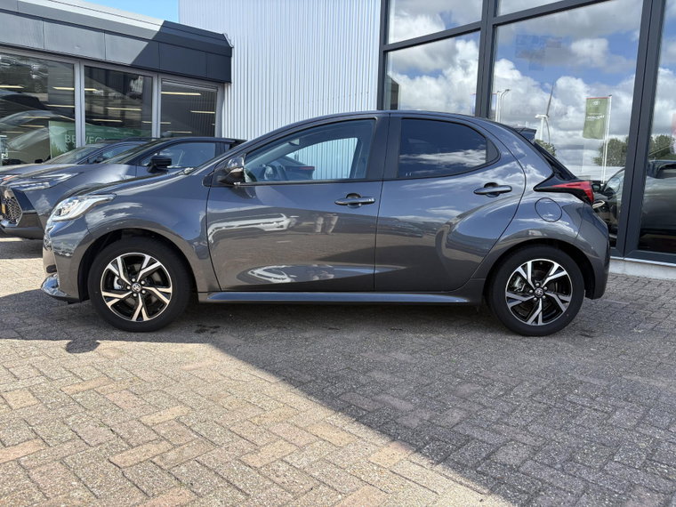Vehicle Image 4