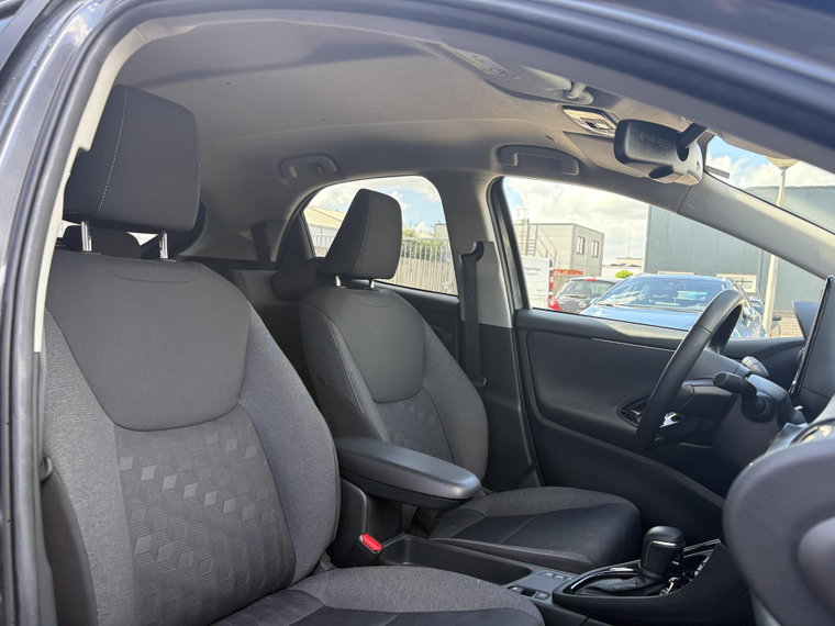 Vehicle Image 10