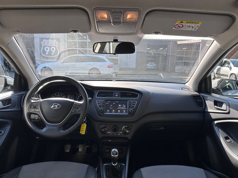 Vehicle Image 15