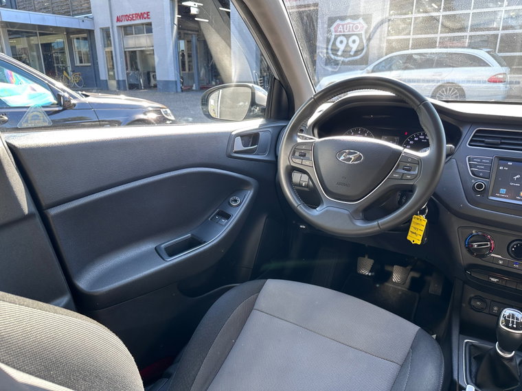 Vehicle Image 17