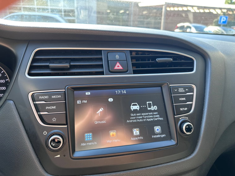 Vehicle Image 22