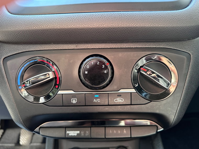 Vehicle Image 23