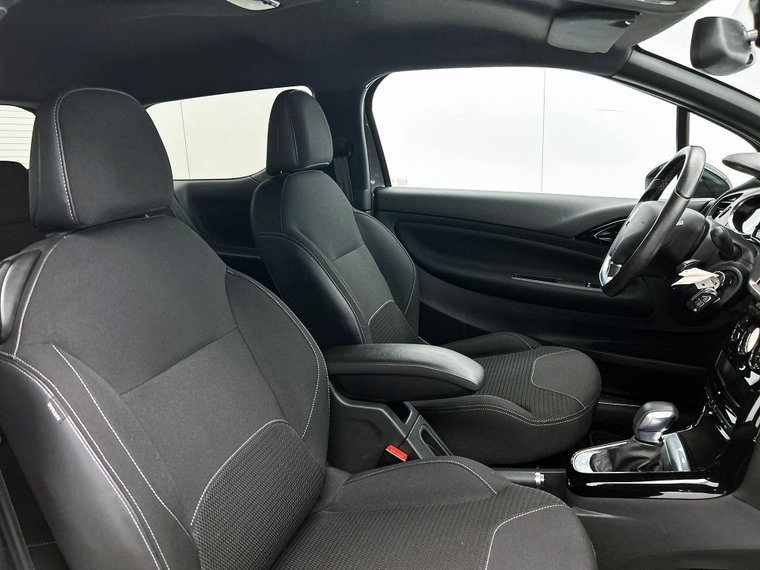 Vehicle Image 33