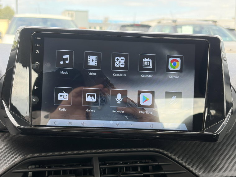 Vehicle Image 14