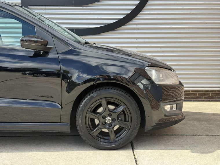 Vehicle Image 25