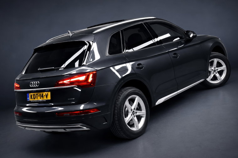 Vehicle Image 8