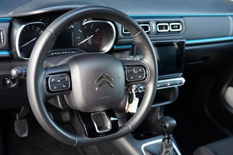 Vehicle Image 21
