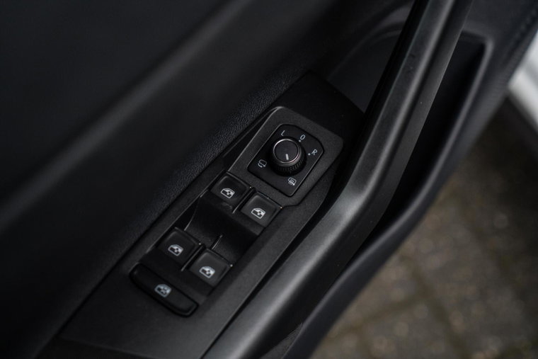Vehicle Image 27