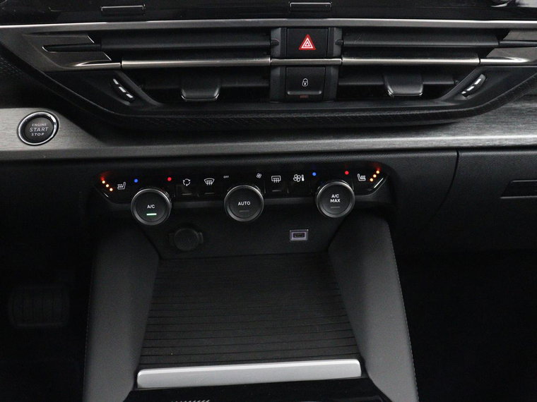 Vehicle Image 29