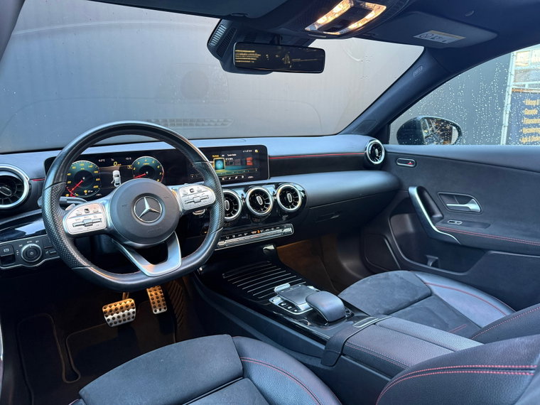 Vehicle Image 30