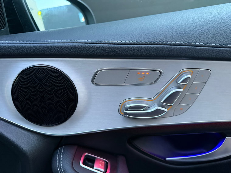 Vehicle Image 32