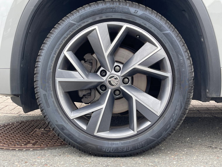Vehicle Image 35