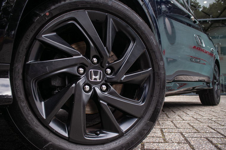 Vehicle Image 14