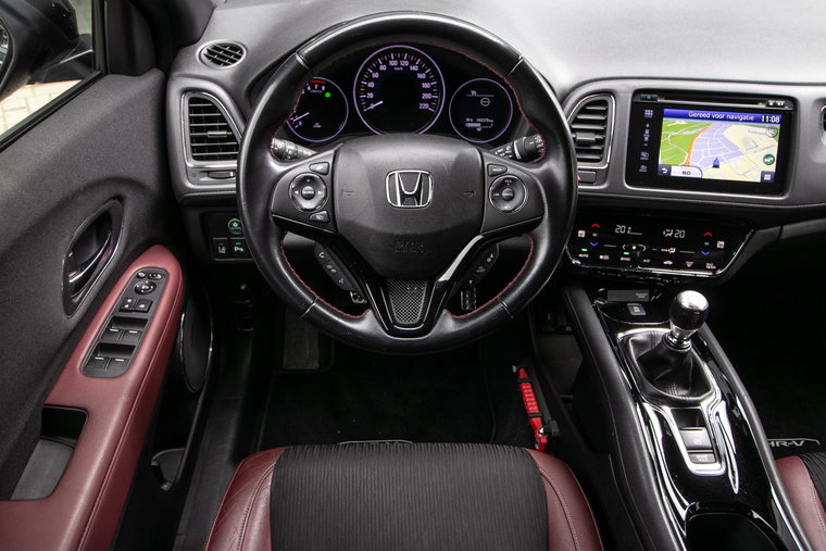 Vehicle Image 16