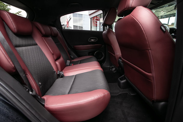 Vehicle Image 8