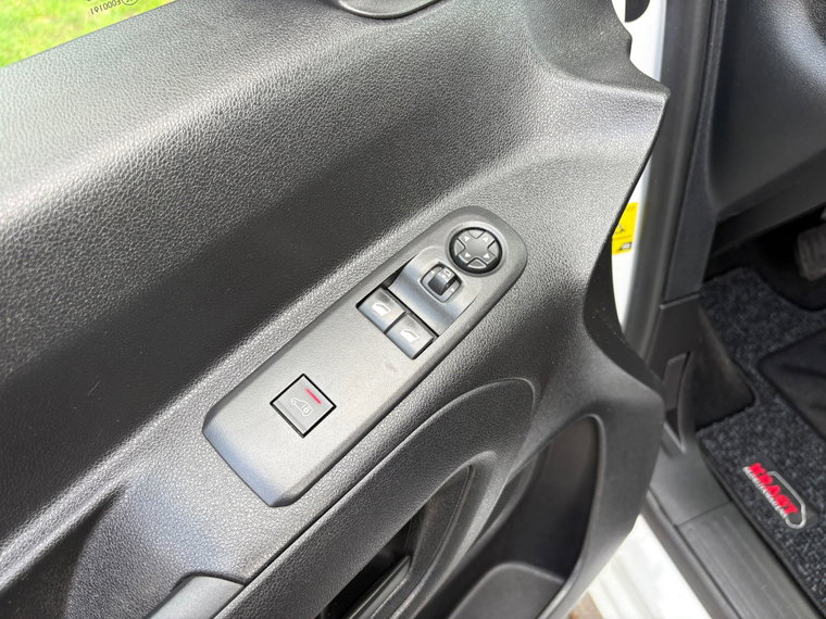 Vehicle Image 27