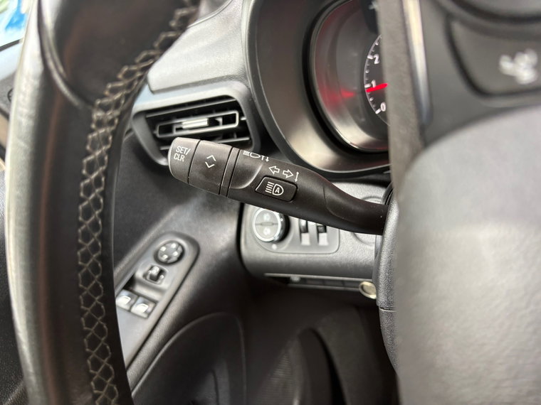 Vehicle Image 32