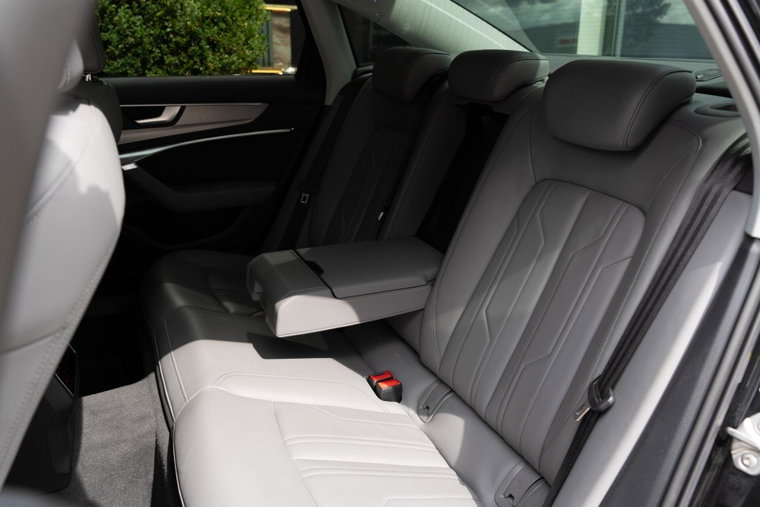 Vehicle Image 15
