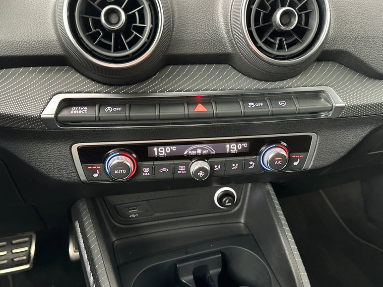 Vehicle Image 27