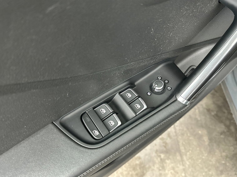 Vehicle Image 41