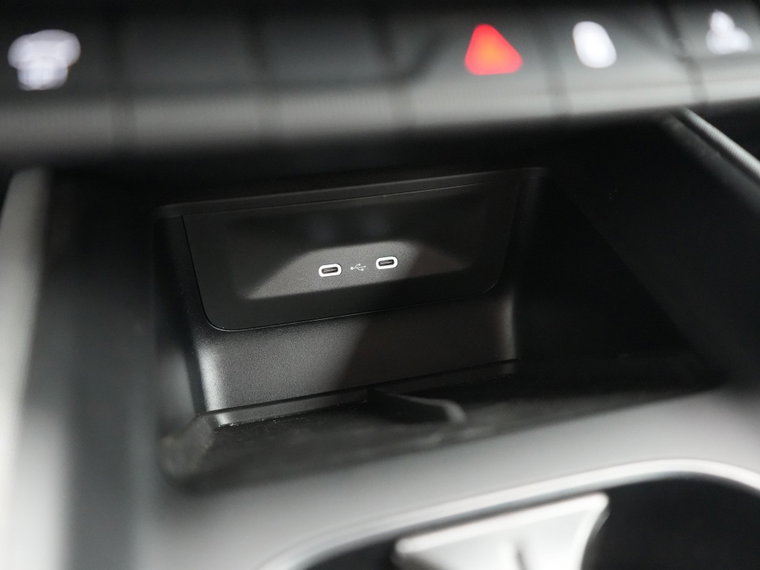 Vehicle Image 27