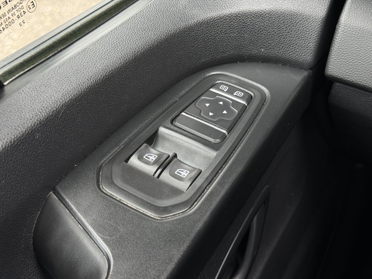 Vehicle Image 28