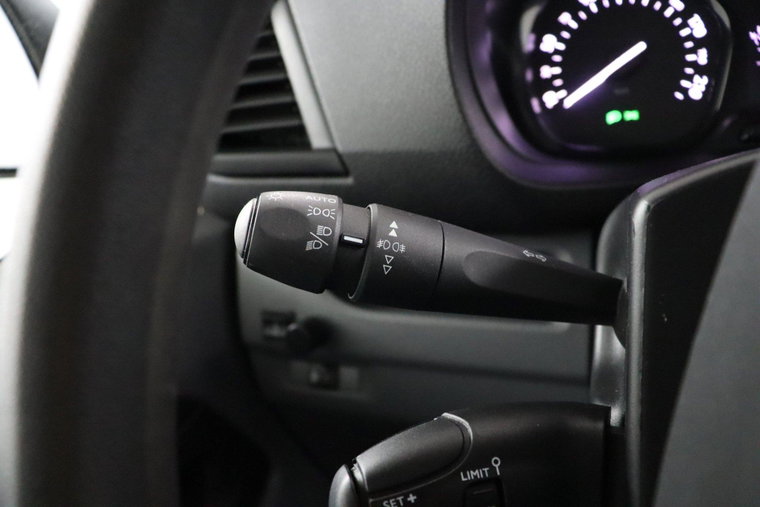 Vehicle Image 27