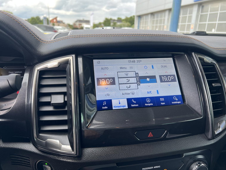 Vehicle Image 28
