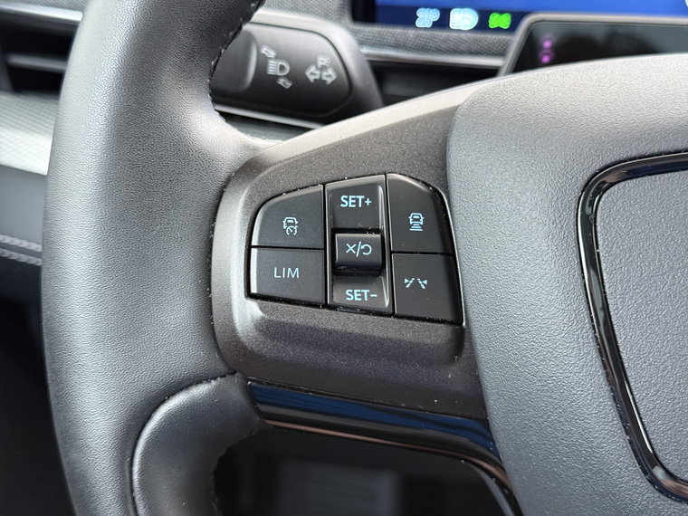 Vehicle Image 35