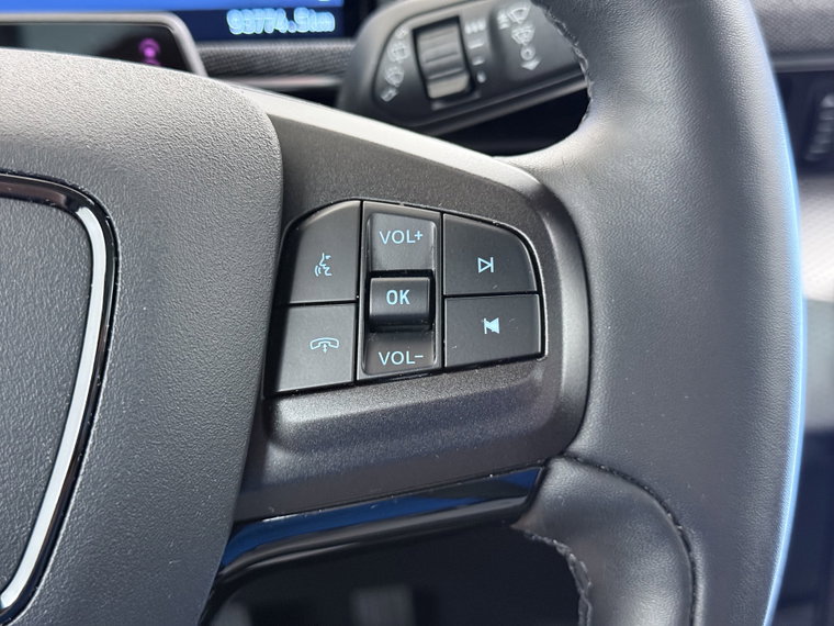 Vehicle Image 37