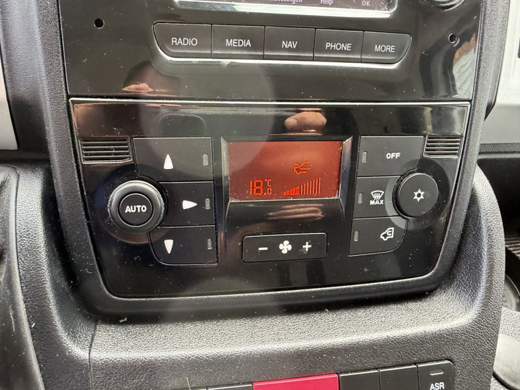 Vehicle Image 27