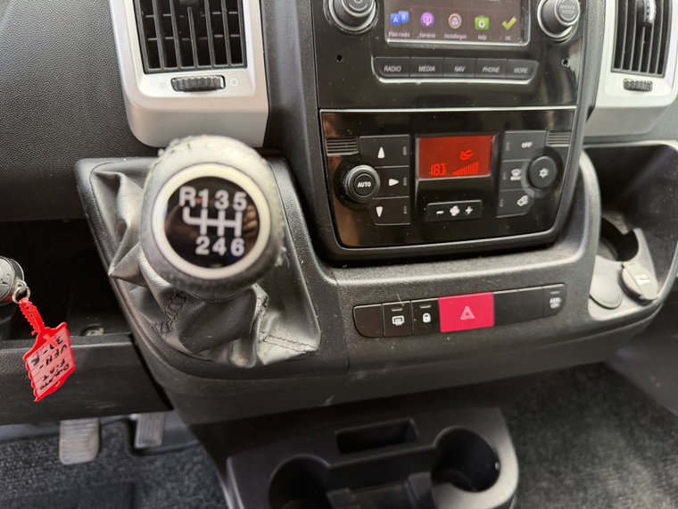 Vehicle Image 28