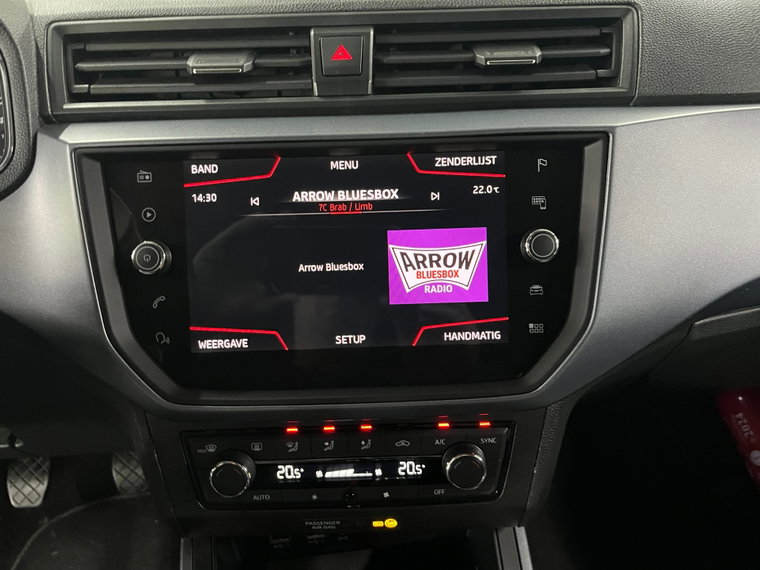 Vehicle Image 25