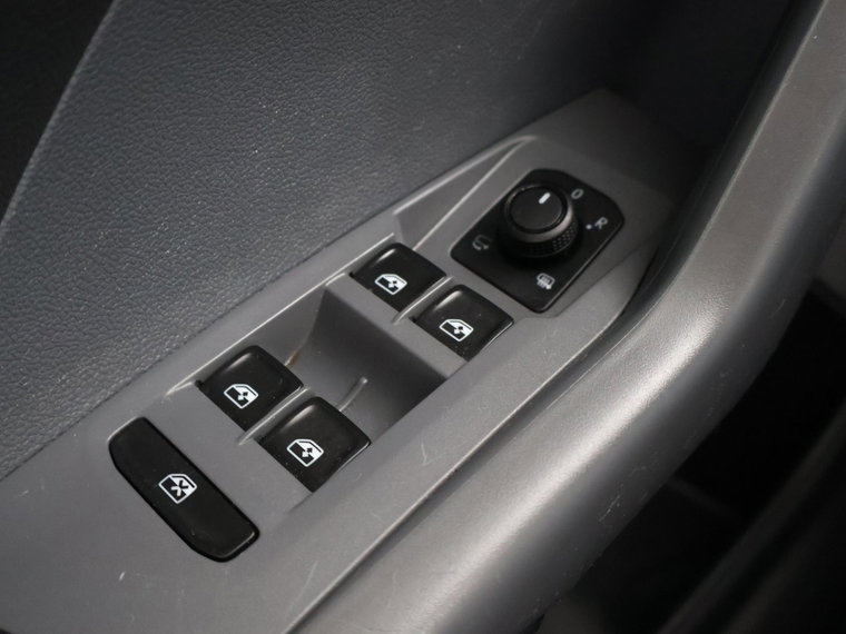 Vehicle Image 38