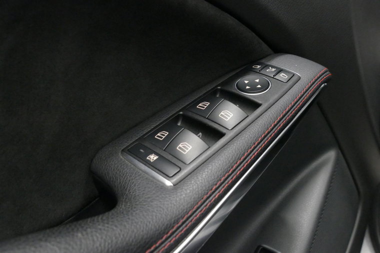 Vehicle Image 37