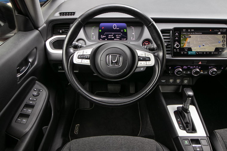 Vehicle Image 16