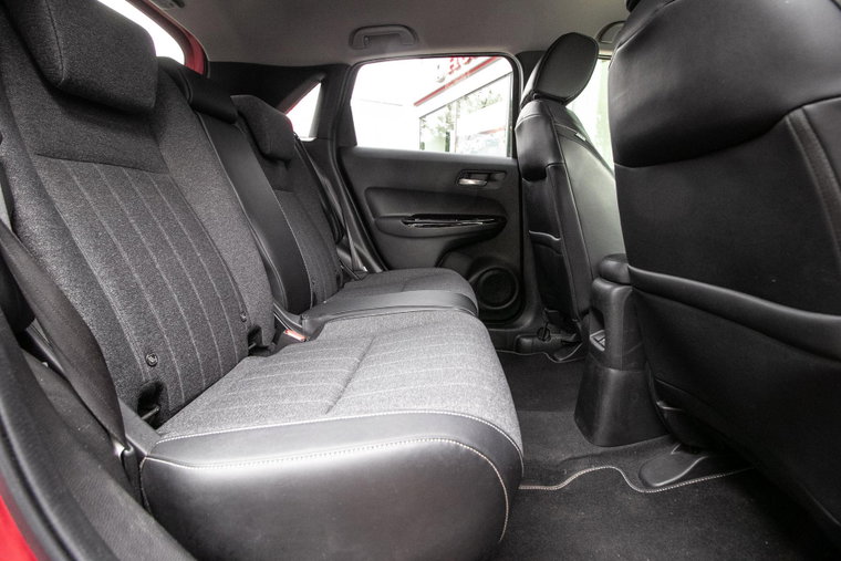Vehicle Image 8