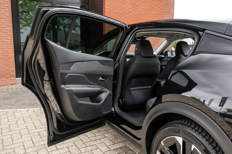 Vehicle Image 23