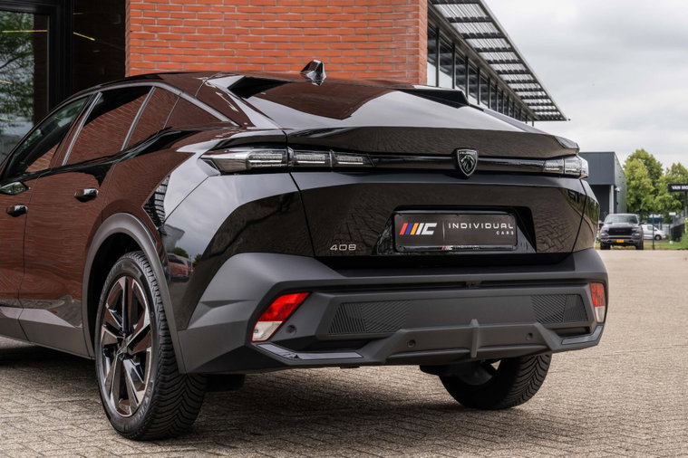 Vehicle Image 32