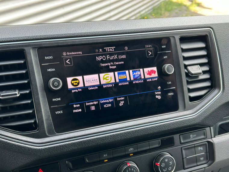 Vehicle Image 21
